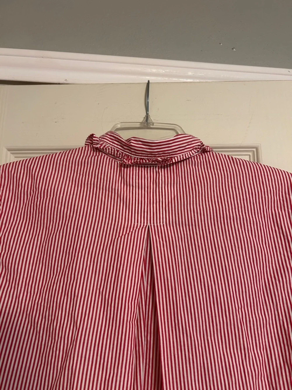 LiKe💙for 20% off🪁 J Crew red stripe regenerative cotton crop ruffle shirt